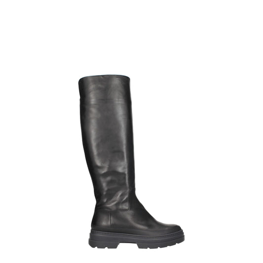 Bota de piel negra