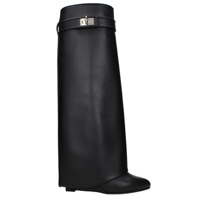 Bota de piel negra