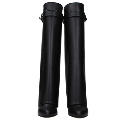 Bota de piel negra