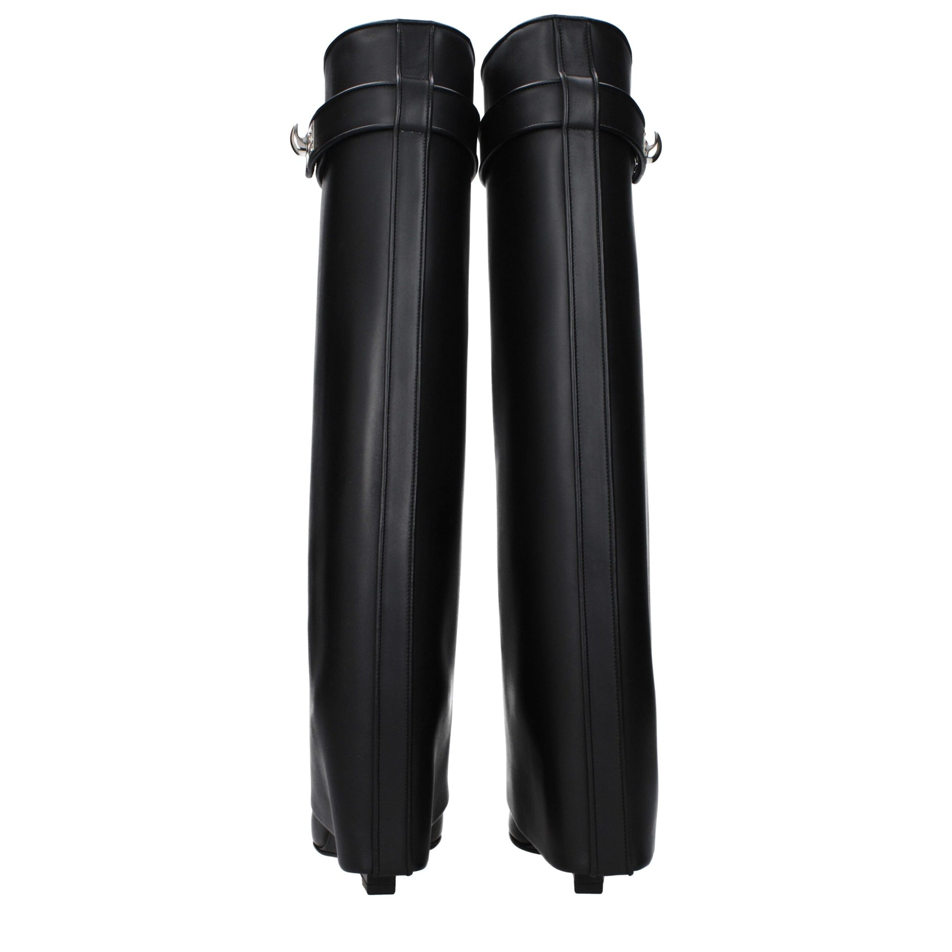 Bota de piel negra