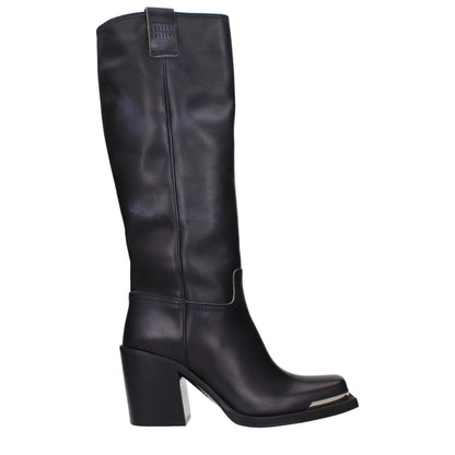 Bota de piel negra
