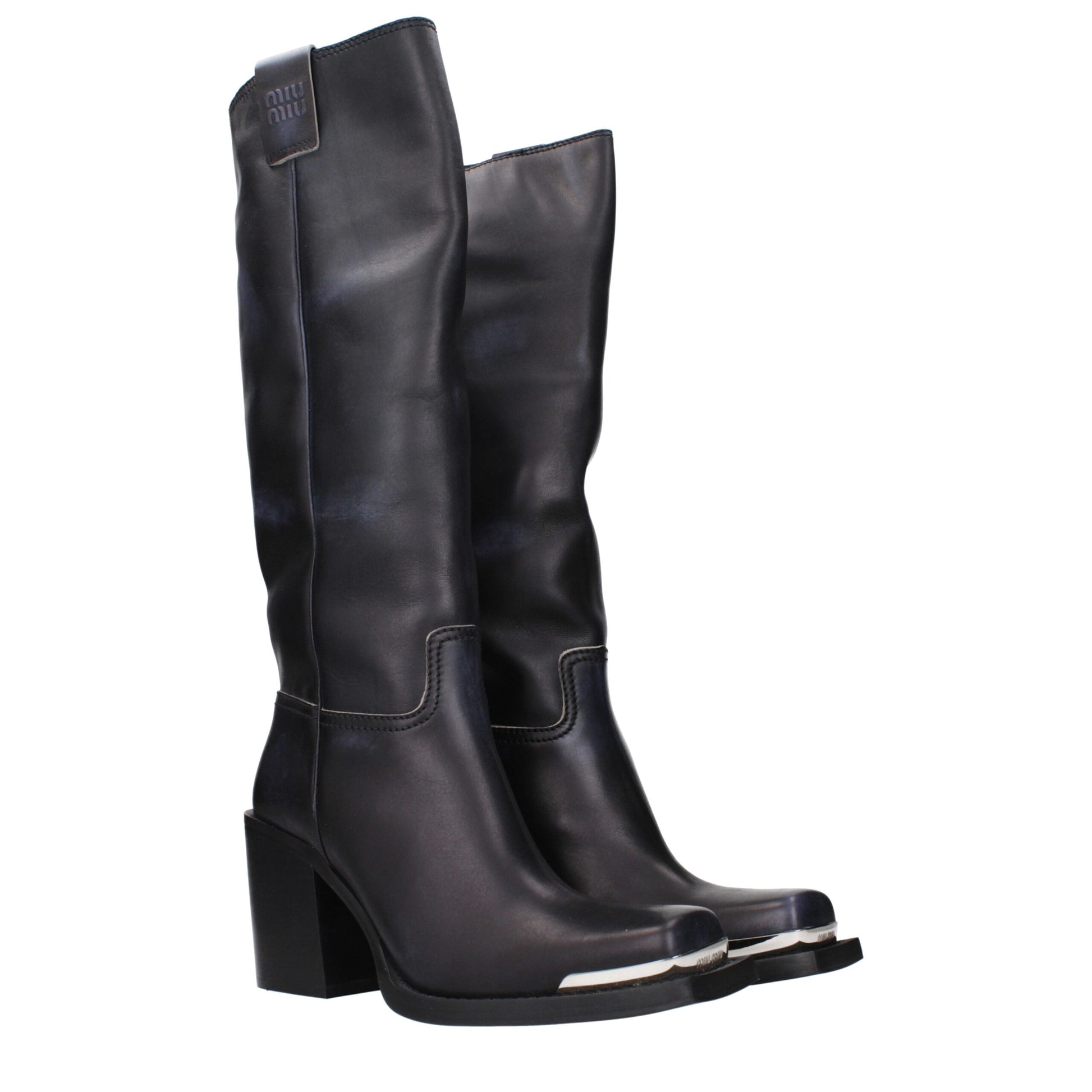 Bota de piel negra