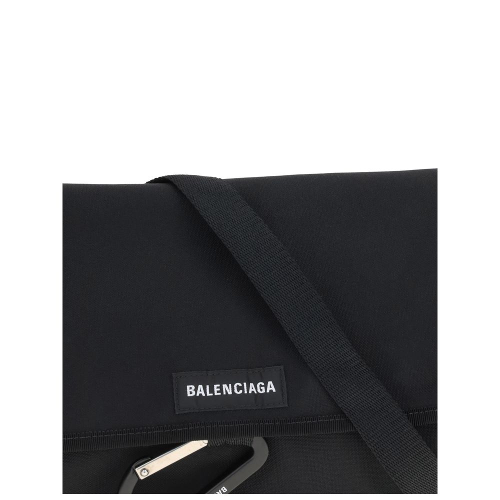 Explorer small Shoulder Bag