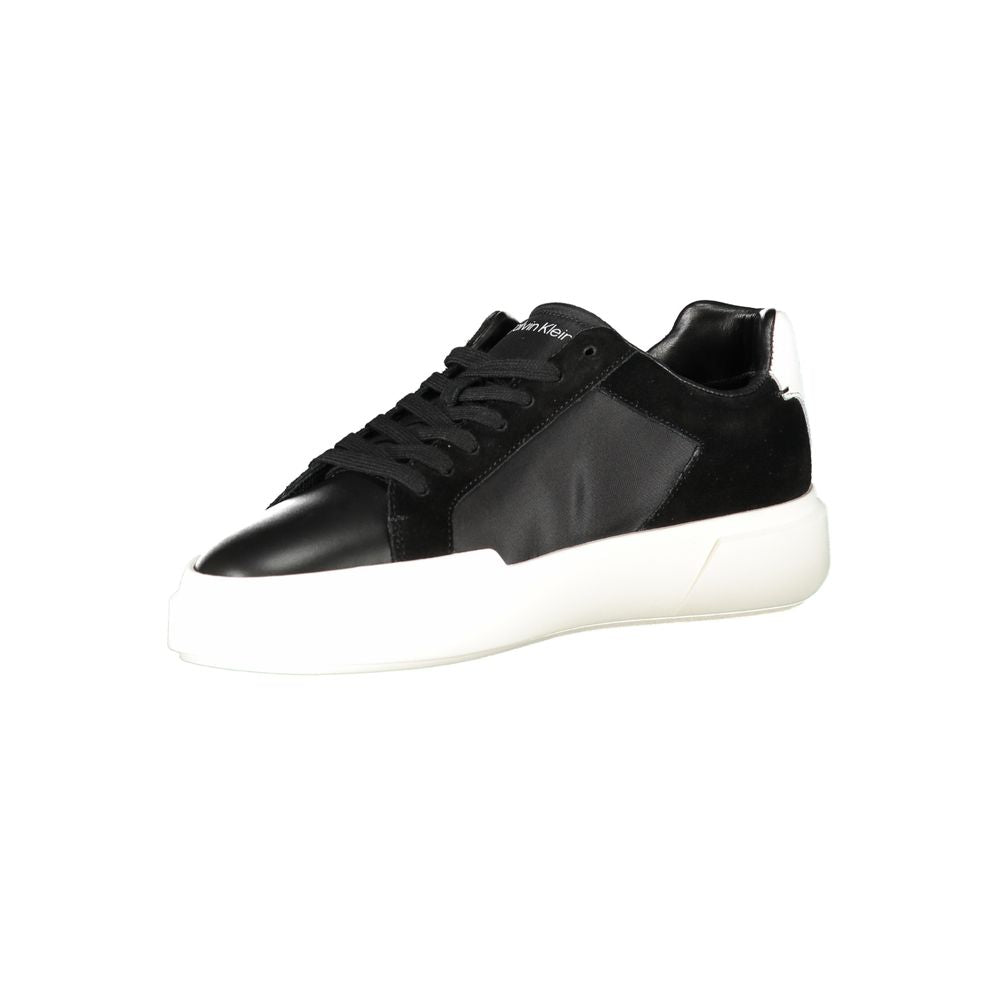 Sneaker de cuero negro para hombre