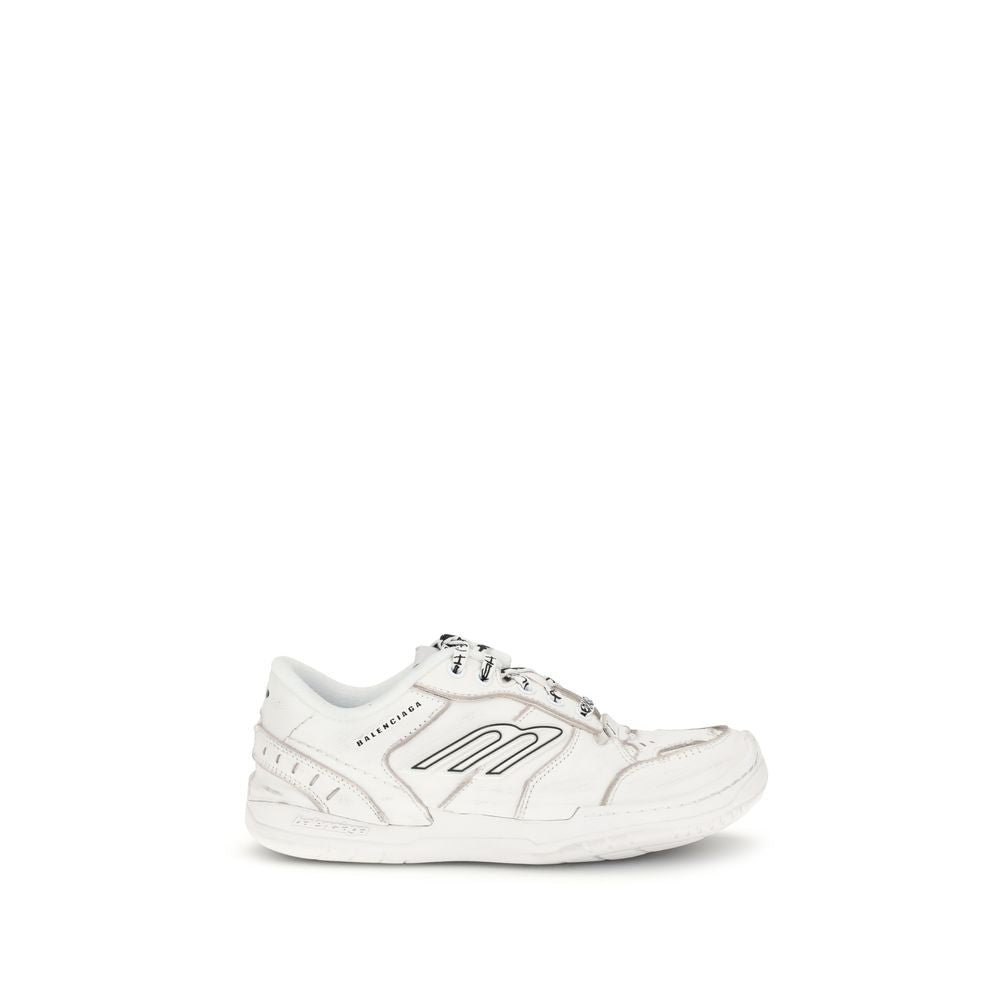 Hamptons Worn-out Sneakers