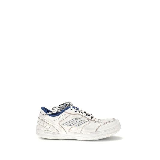 Hamptons Worn-out Sneakers