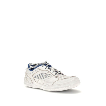 Hamptons Worn-out Sneakers