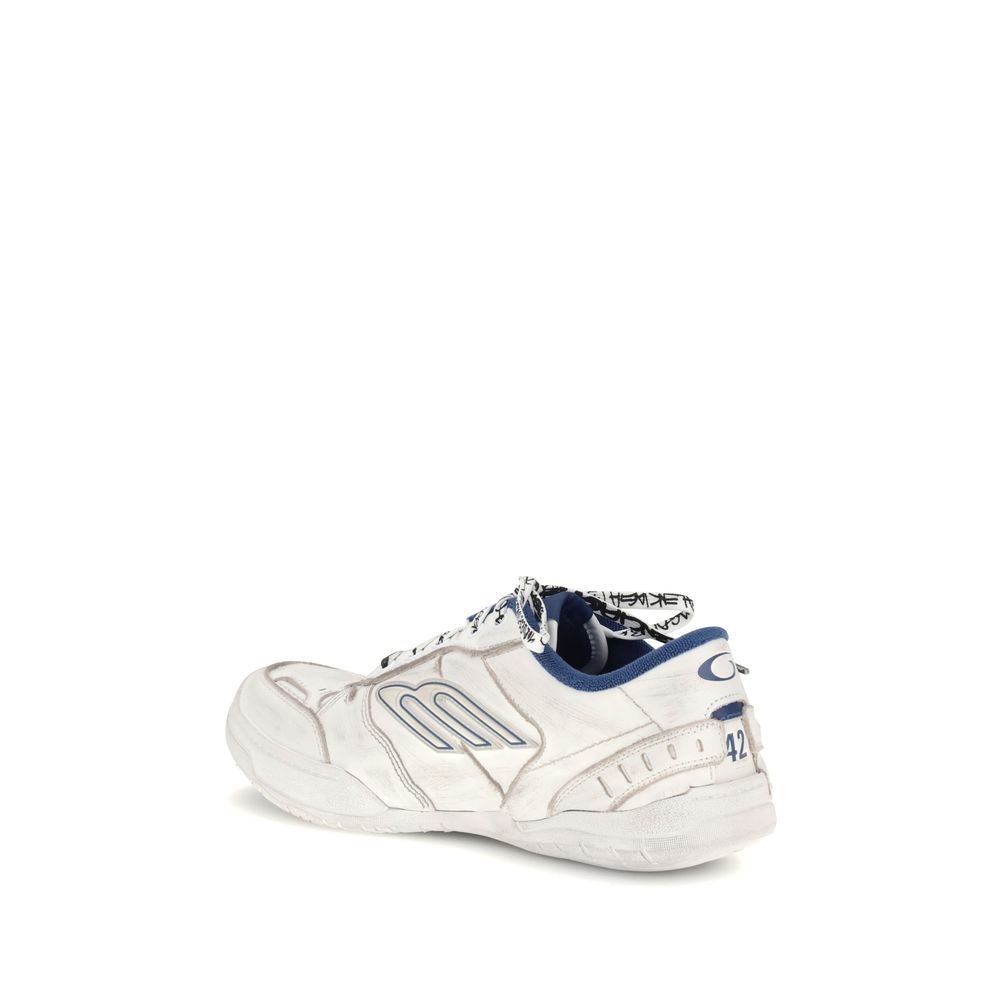 Hamptons Worn-out Sneakers