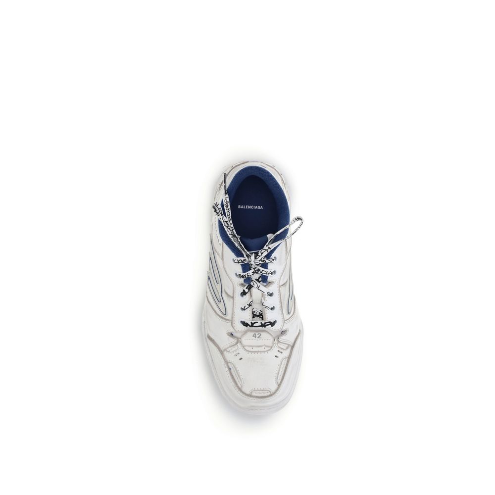 Hamptons Worn-out Sneakers